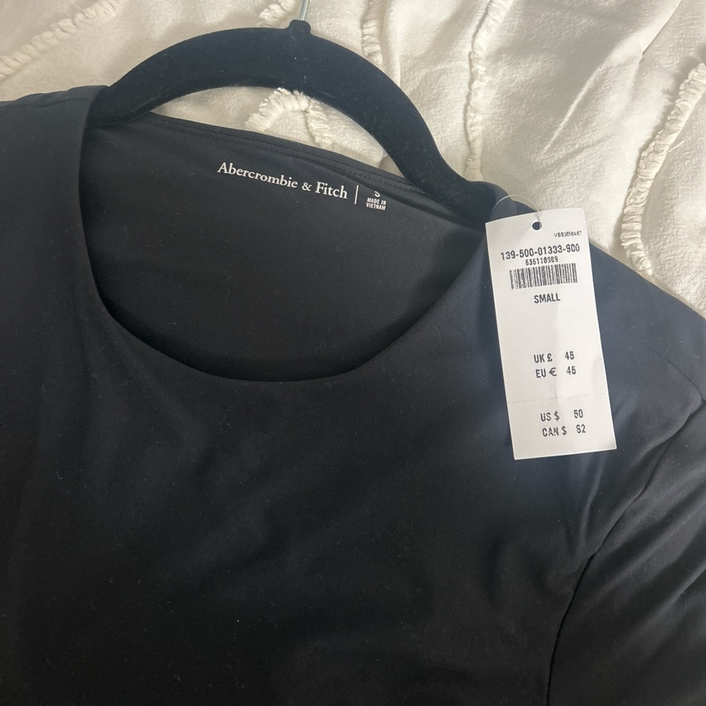 Abercrombie Soft Matte Seamless Tee - Picture 3 of 3